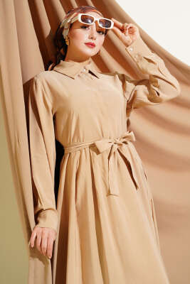 Kuşaklı Yarım Yaka Düğmeli Tensel Elbise Bej - Elbise