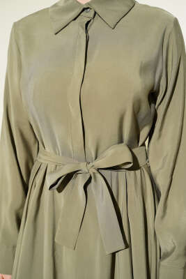 Kuşaklı Yarım Yaka Düğmeli Tensel Elbise Haki - Elbise