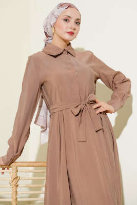 Kuşaklı Yarım Yaka Düğmeli Tensel Elbise Latte - Elbise