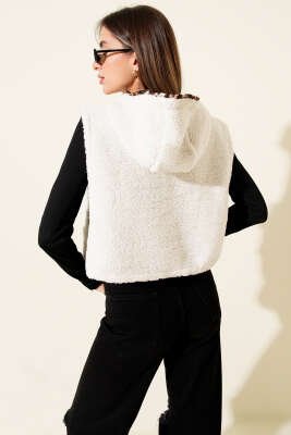 Leopar Astarlı Peluş Kısa Yelek Ekru - Kadın Giyim Modelleri