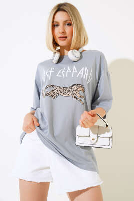 Leopar Baskılı T-shirt Gri - Kadın Giyim Modelleri