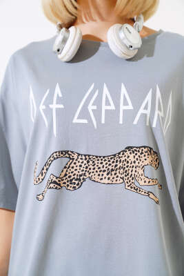 Leopar Baskılı T-shirt Gri - Kadın Giyim Modelleri