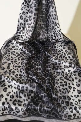 Leopar Desen İpek Twill 3'lü Şal Seti Asorti 1 - Desenli Şal Seti