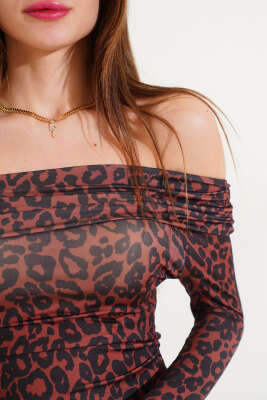 Leopar Desen Kayık Yaka Bluz Taba - Kadın Giyim Modelleri