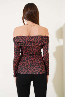 Leopar Desen Kayık Yaka Bluz Taba - Kadın Giyim Modelleri