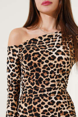 Leopar Desen Yan Büzgülü Midi Elbise Leopar - Kadın Giyim Modelleri