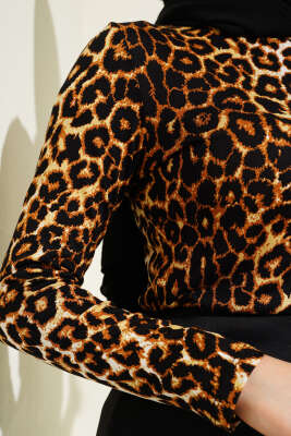 Leopar Desenli Basic Body Taba - Bluz
