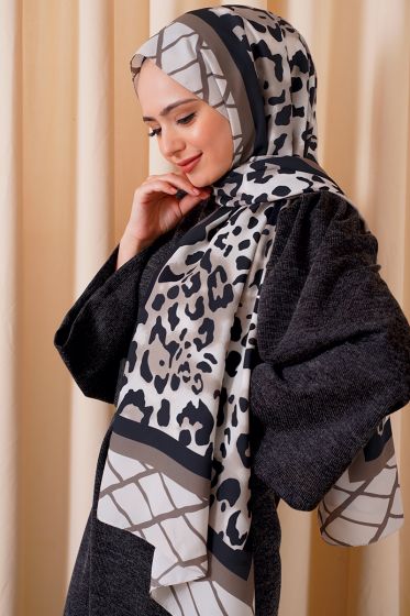 Leopar Desenli Bej Medine İpeği Şal - Black&White