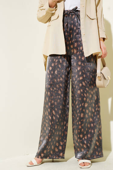 Leopar Desenli Bel Lastikli Parlak Pantolon Kahve - Pantolon