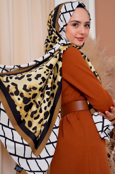 Leopar Desenli Ekru Medine İpeği Şal - Black&White