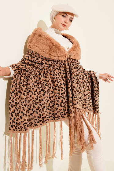 Leopar Desenli Kürklü Omuz Şalı Latte - Omuz Şalı