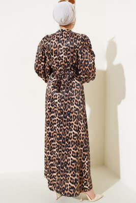 Leopar Desenli Kuşaklı Saten Elbise Camel - Elbise