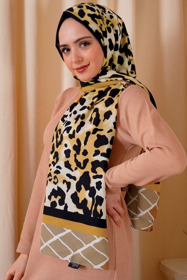 Leopar Desenli Latte Medine İpeği Şal - Black&White