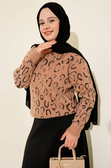 Leopar Desenli Sakallı Kazak Latte - Triko Kazak