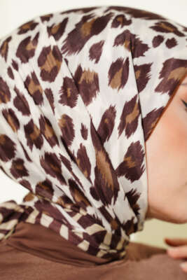 Leopar Desenli Soft Eşarp Kahve - Başörtüsü