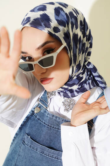 Leopar Desenli Soft Eşarp Mavi - Başörtüsü