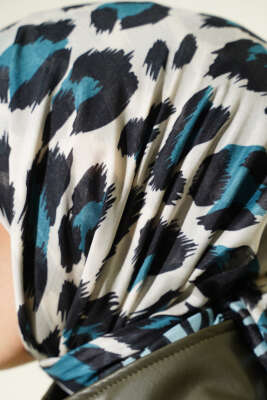 Leopar Desenli Soft Eşarp Petrol Mavisi - Başörtüsü