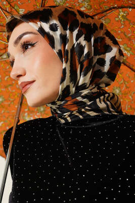 Leopar Desenli Soft Eşarp Siyah Bej - SİNEM EŞARP