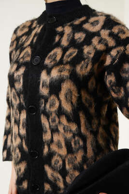 Leopar Desenli Triko Hırka Leopar Siyah Biyeli - Triko Hırka