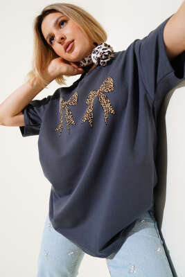 Leopar Fiyonk Baskılı T-shirt Füme - Kadın Giyim Modelleri
