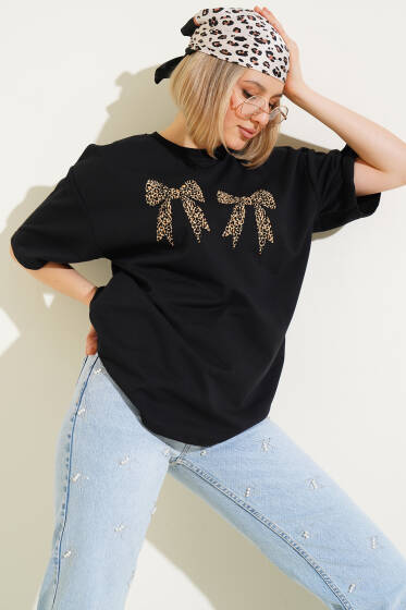 Leopar Fiyonk Baskılı T-shirt Siyah - Kadın Giyim Modelleri