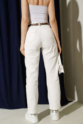 Leoparlı Kemerli Kot Pantolon Ekru - Kadın Giyim Modelleri