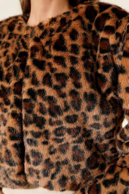 Leoparlı Kısa Kürk Mont Leopar - Kadın Giyim Modelleri