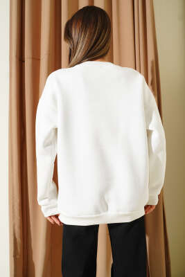 Leoparlı Nakışlı Şardonlu Sweatshirt Beyaz - Kadın Giyim Modelleri