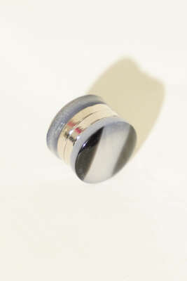 Lotus Serisi Desenli Siyah Eşarp Mıknatısı - PAZARİUM