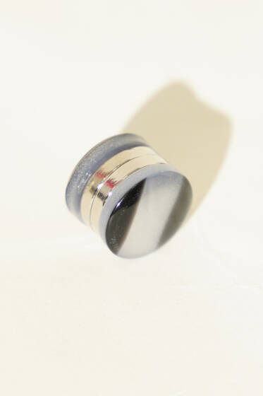 Lotus Serisi Desenli Siyah Eşarp Mıknatısı - İğne ve Klips