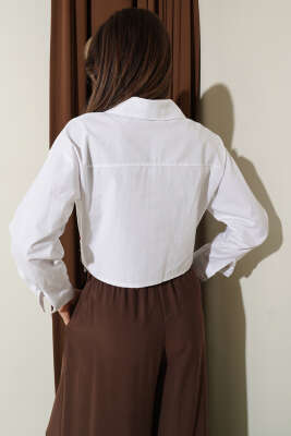 Love Nakışlı Crop Gömlek Beyaz - Gömlek