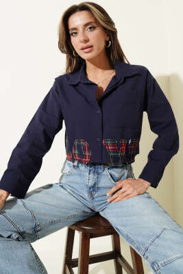 Love Nakışlı Crop Gömlek Lacivert - Gömlek