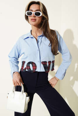 Love Nakışlı Crop Gömlek Mavi - Gömlek