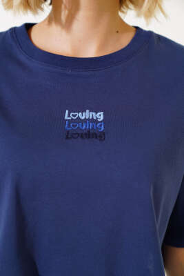 Loving Yazılı T-shirt Lacivert - Kadın Giyim Modelleri