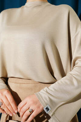 Loyşa Bilek Armalı Basic Bluz Bej - Yılın Fırsatı