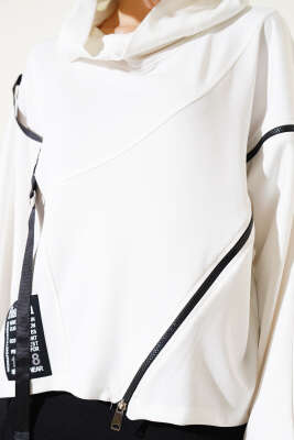 Loyşa Fermuarlı Armalı Salaş Sweatshirt Ekru - Kadın Giyim Modelleri