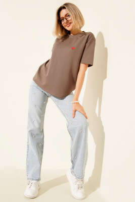 Loyşa Kalp Nakışlı T-shirt Vizon - Yılın Fırsatı