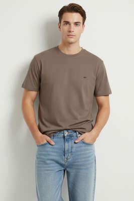 Loyşa Yaka Logolu Erkek T-shirt Kahve - DYNAMO