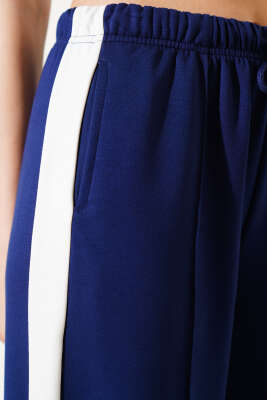 Loyşa Yanı Kalın Şeritli Pantolon Lacivert - Kadın Giyim Modelleri