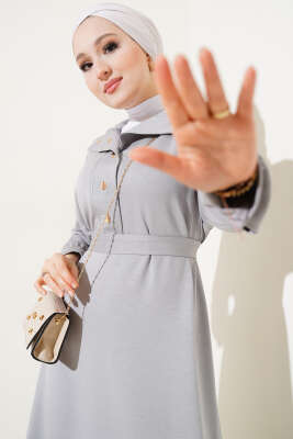 Loyşa Yarım Çıtçıtlı Kuşaklı Elbise Gri - Tesettür Elbise