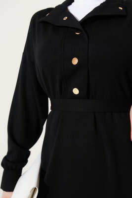 Loyşa Yarım Çıtçıtlı Kuşaklı Elbise Siyah - Tesettür Elbise