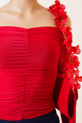 Madonna Yaka Önü Büzgülü Bluz Kırmızı - Yılın Fırsatı