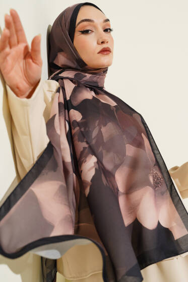 Manolya Desenli Şal Siyah - Başörtüsü