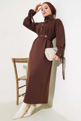 Manşet Bağcıklı Metal Düğmeli Elbise Kahve 