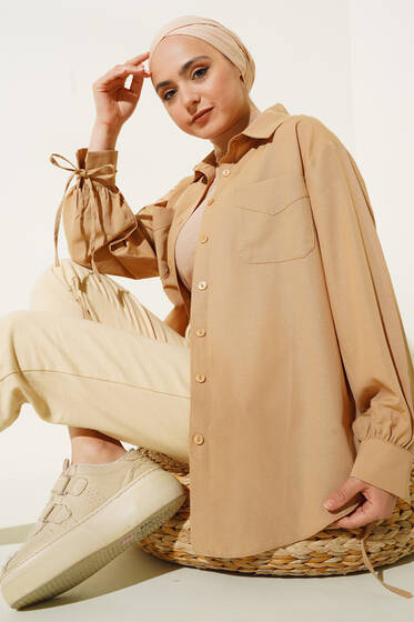 Manşetleri Bağcıklı Cepli Gömlek Latte - Gömlek