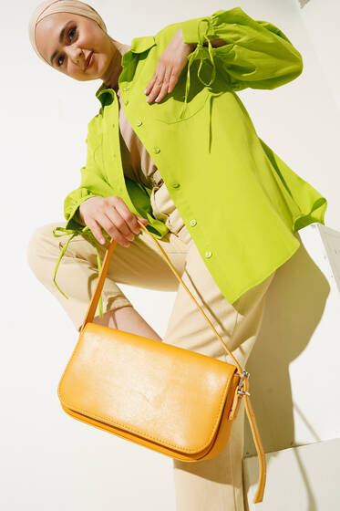 Manşetleri Bağcıklı Cepli Gömlek Yağ Yeşili - Gömlek