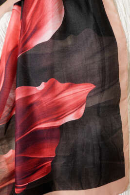 Mercan Desen Şal Siyah Latte - Başörtüsü