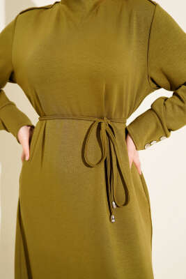 Metal Düğme Süslemeli Bağcıklı Elbise Yağ Yeşili - Elbise