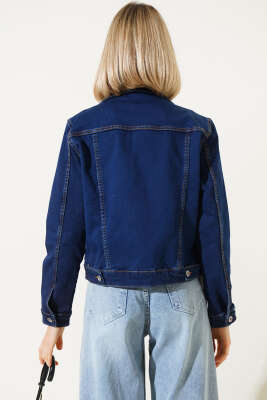 Metal Düğmeli Cepli Kısa Kot Ceket Lacivert - Kadın Giyim Modelleri