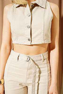 Metal Düğmeli Crop Yelekli Kot İkili Takım Bej - Kadın Giyim Modelleri